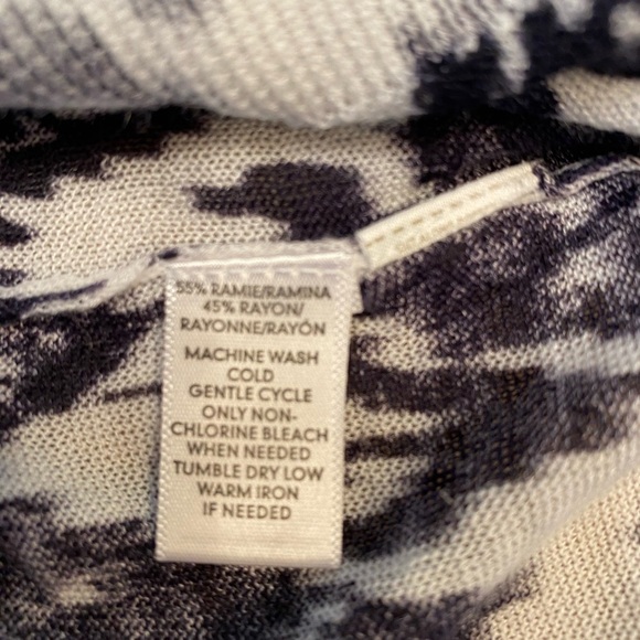 Ann Taylor LOFT Navy & White Diamond Print Lightweight Cardigan Sweater Size L - Picture 7 of 8